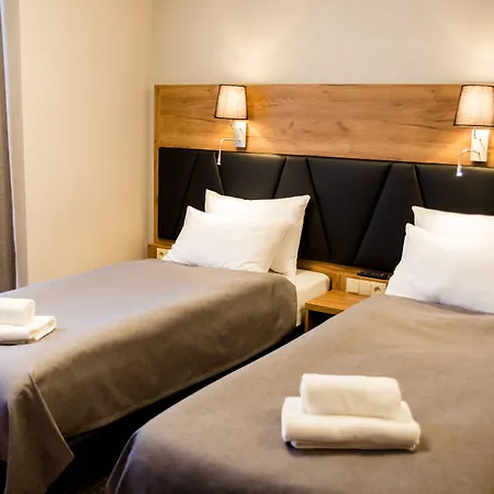 Hotel 12 3*