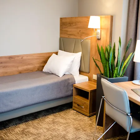 Hotel 12