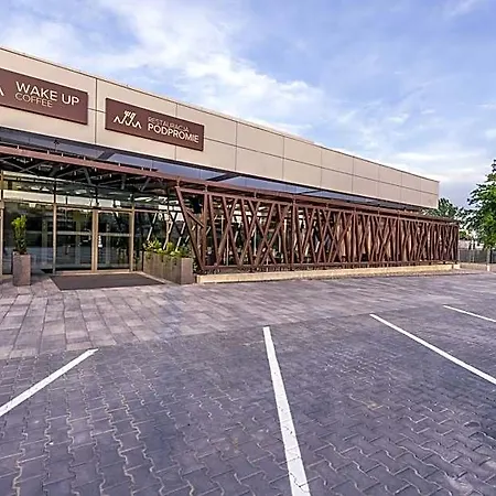 Hotel 12