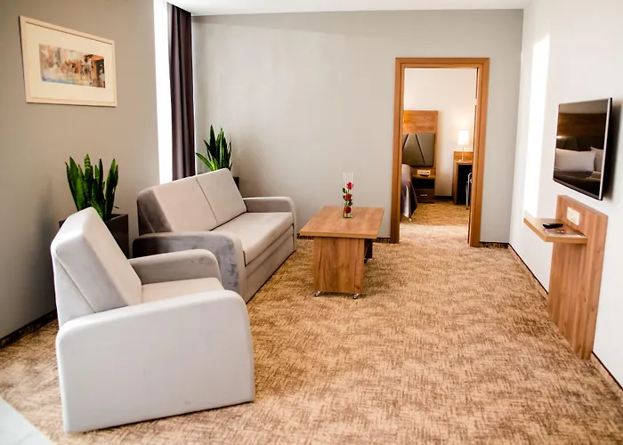 12 Ξενοδοχείο 3*